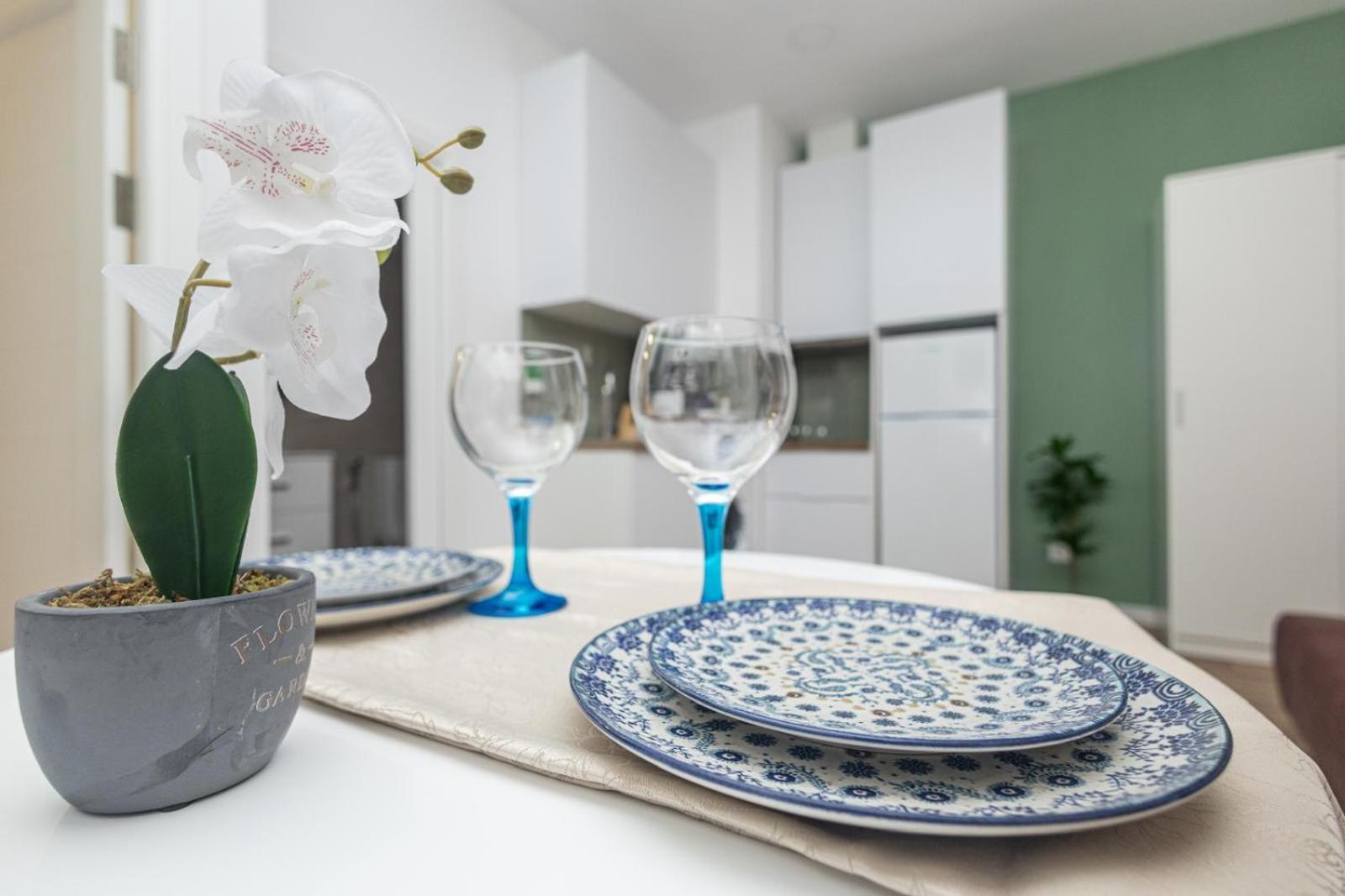 Ra Apartamentos Sevilla Аликанте Экстерьер фото